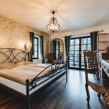 Hotel Mlyn Cernovice *