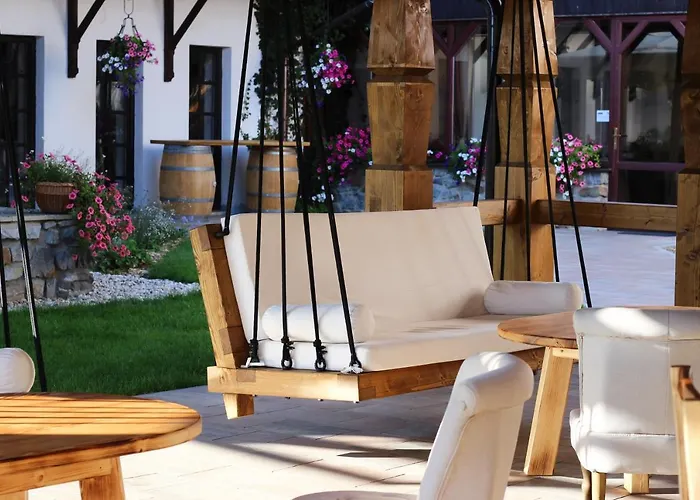 Hotel Mlyn Cernovice *